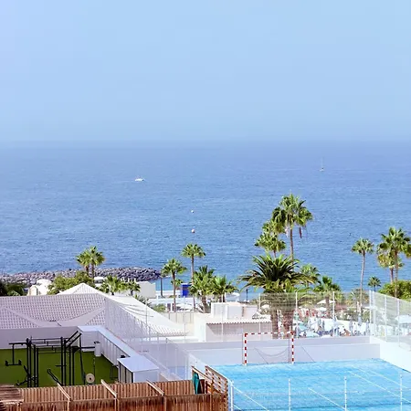 Apartment Bright 1br With Views & Pool, Fanabe Beach, La510